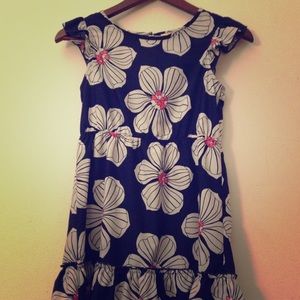 Short sleeve dress
